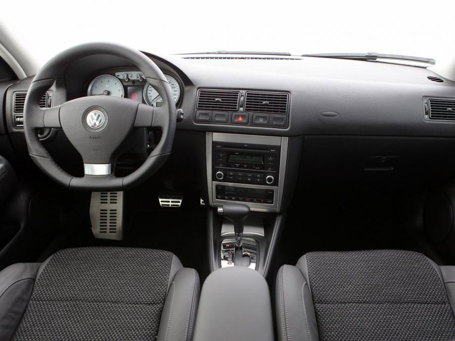  Volkswagen Golf Black Edition 2009 года  (BR) (фото 2 из 3)
